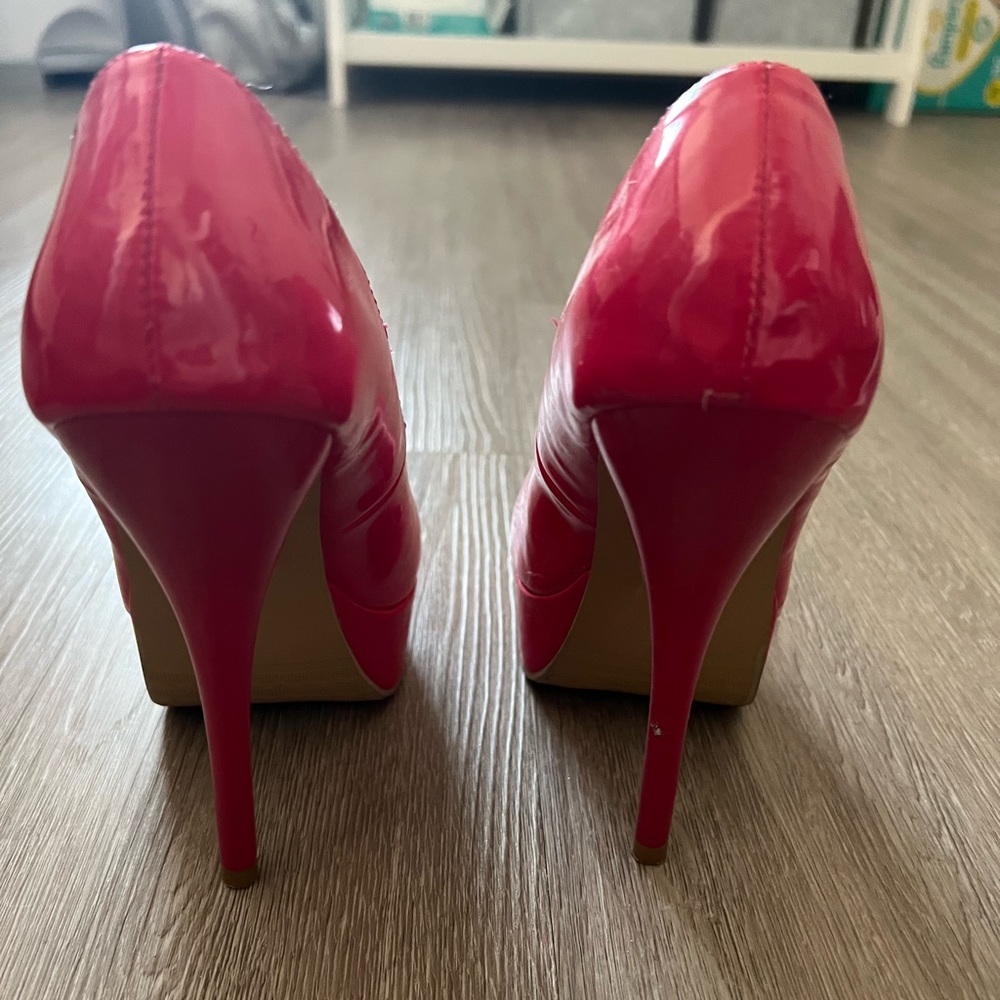 High Heels - Picture 2 of 4